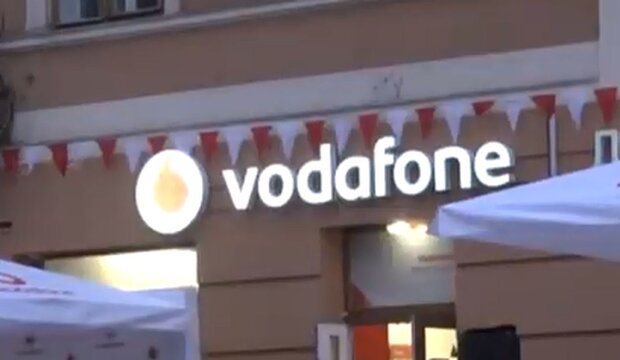  ,   Vodafone:       -