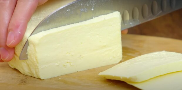 Такой ни в одном магазине не продают: как приготовить вкуснейший домашний сыр, рецепт