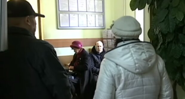 Пенсионеры "онемеют": ПФУ вводит новые проверки