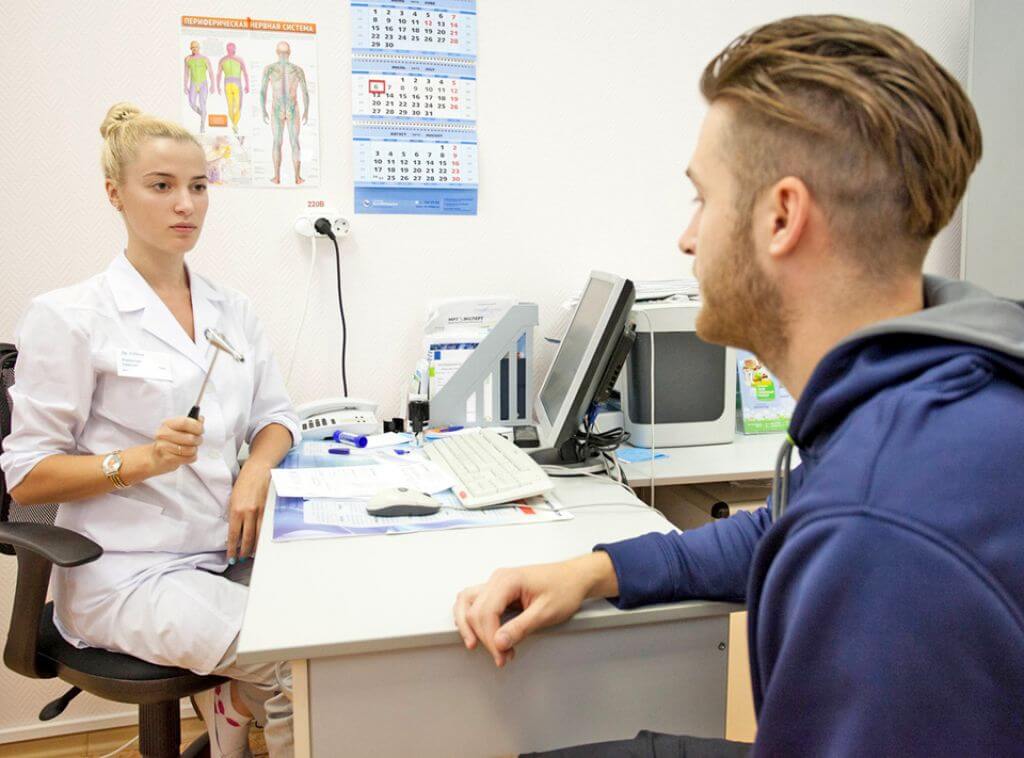 Выплаты могут заморозить. Инвалидов срочно просят пройти осмотр