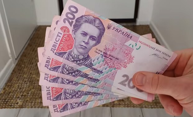"Прощайте, старые гривны": какие купюры исчезают и как их еще можно обменять, заявление НБУ