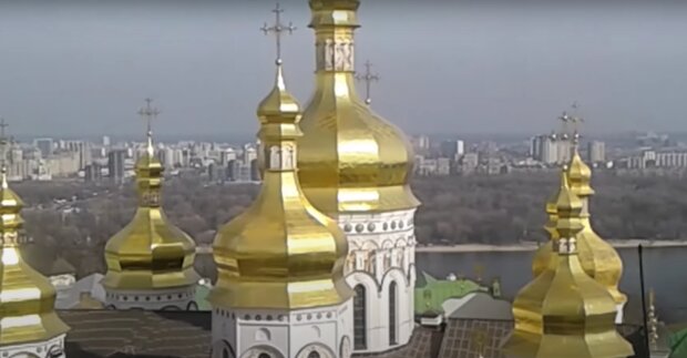 Большой церковный праздник 11 июля: что нельзя делать, подайте руку и зачем собирать крапиву сегодня