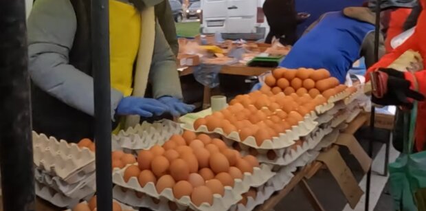 Цены на основные продукты в украинских супермаркетах варьируются: сколько стоит масло и яйца в 2025 году