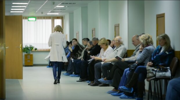 Охота на вакцину: почему украинцы ищут прививку от гриппа, как дефицитный товар