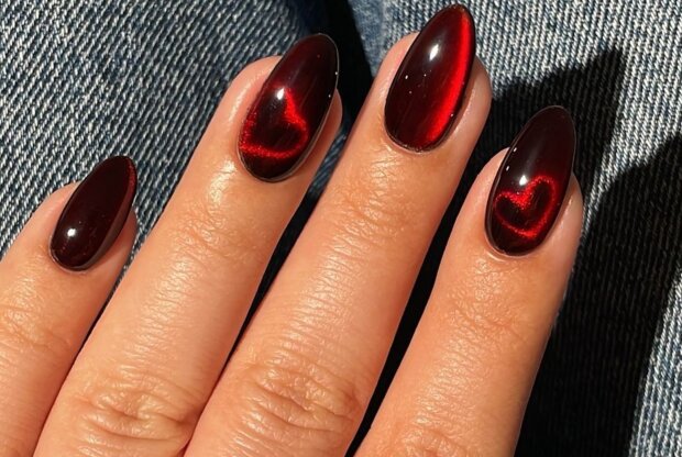 Маникюр, который принесет удачу в 2026: как задобрить Красную Огненную Лошадь в новогоднюю ночь