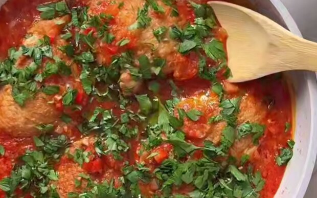 Таящая во рту венгерская курица: ароматный, сочный и опасно вкусный ужин, рецепт