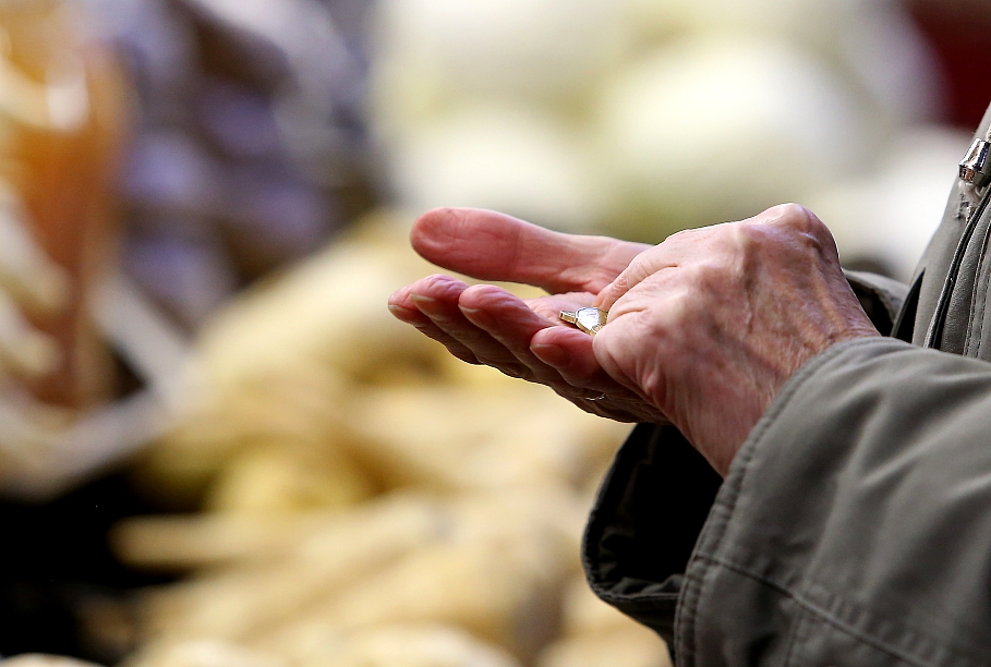 Пенсионерам кто еще работает: правительство решило изменить пенсии