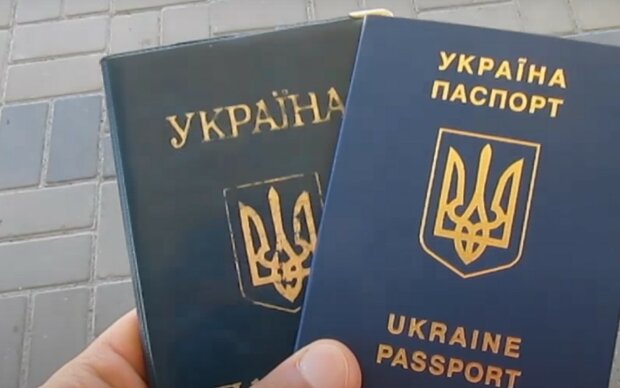Украинцев заставят менять паспорта и оштрафуют – массовые наказания за документы