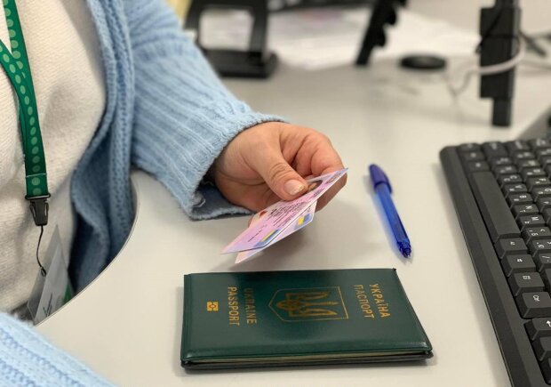 Всем у кого "старые" права: в МВД огорошили водителей, что делать