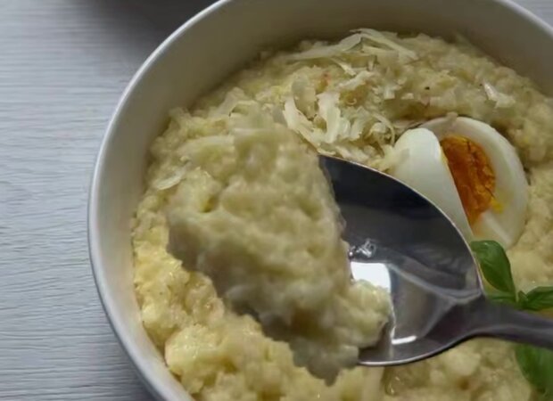 Рецепт, который переубедит даже ненавистников пшенки: сытная пшенная каша с сыром и яйцом