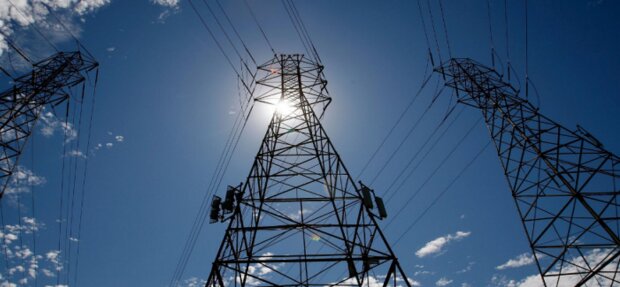 Кому в декабре снизят платежки за электричество: новые тарифы и льготы