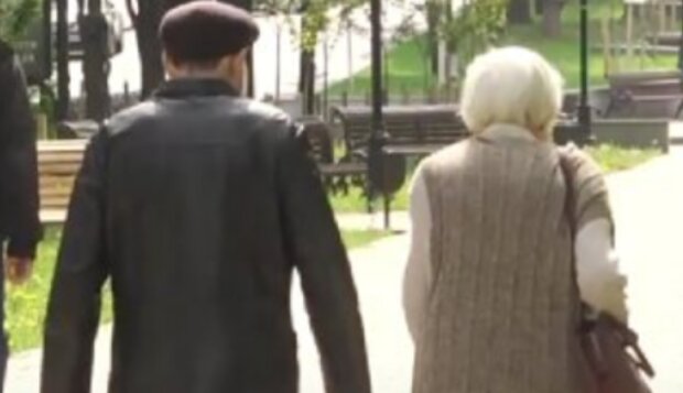 Пенсии в Украине исчезают: трудовой стаж пенсионеров "срезают" - как сохранить выплаты