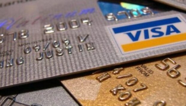 Украинцев будут наказывать за банковские карты