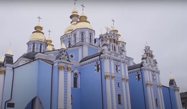 Бойтесь отражения и не стригите волосы: важный церковный праздник 16 декабря, что нельзя делать сегодня