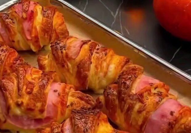 Невероятно вкусно: рецепт сытных круассанов, которые станут вашим любимым завтраком