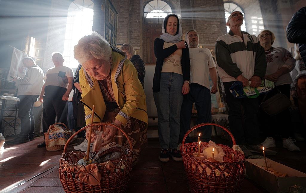 Пасхальная корзина становится все менее доступной: в Украине снова растут цены на продукты